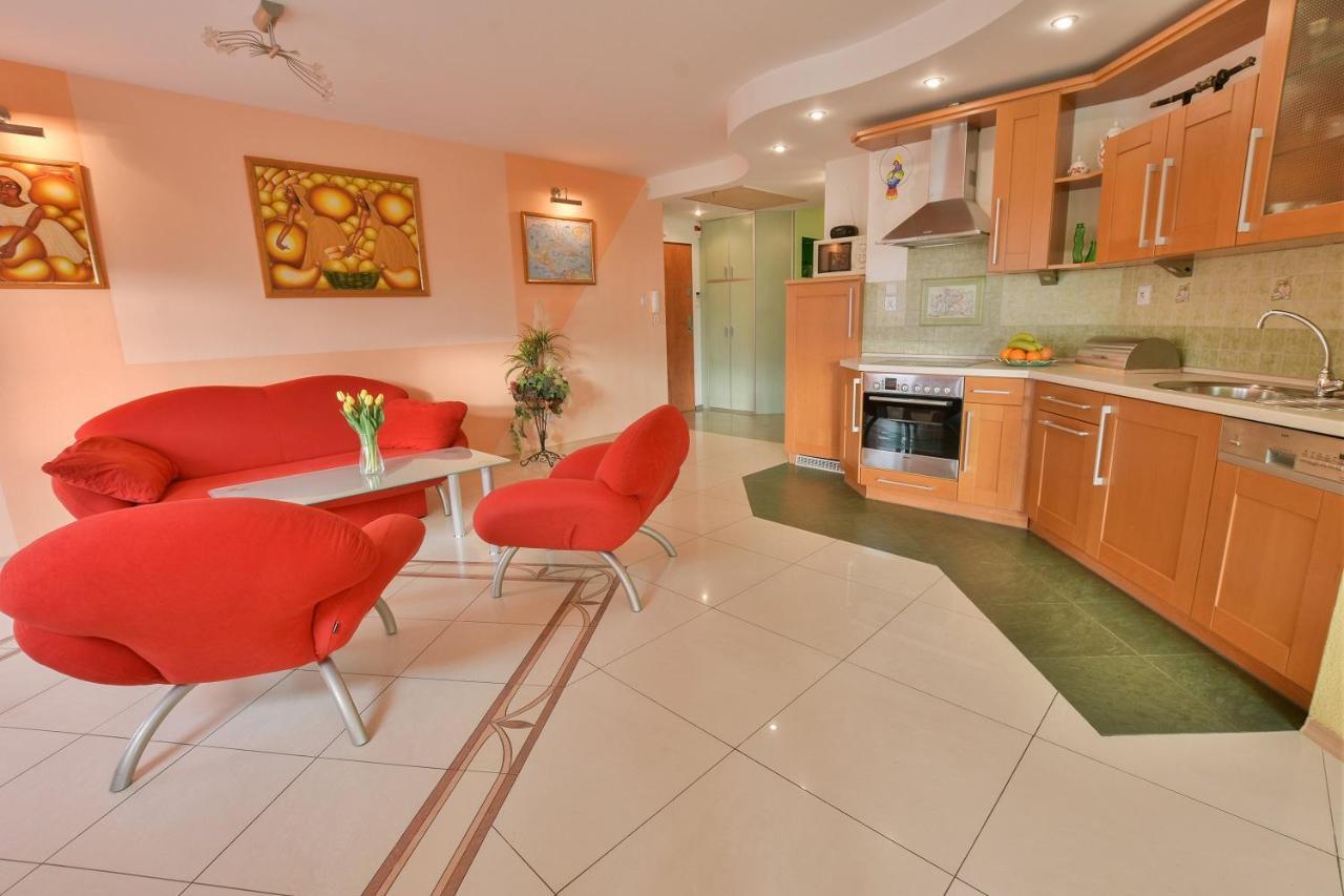 Apartamenty Promenada Kolobrzeg Luaran gambar